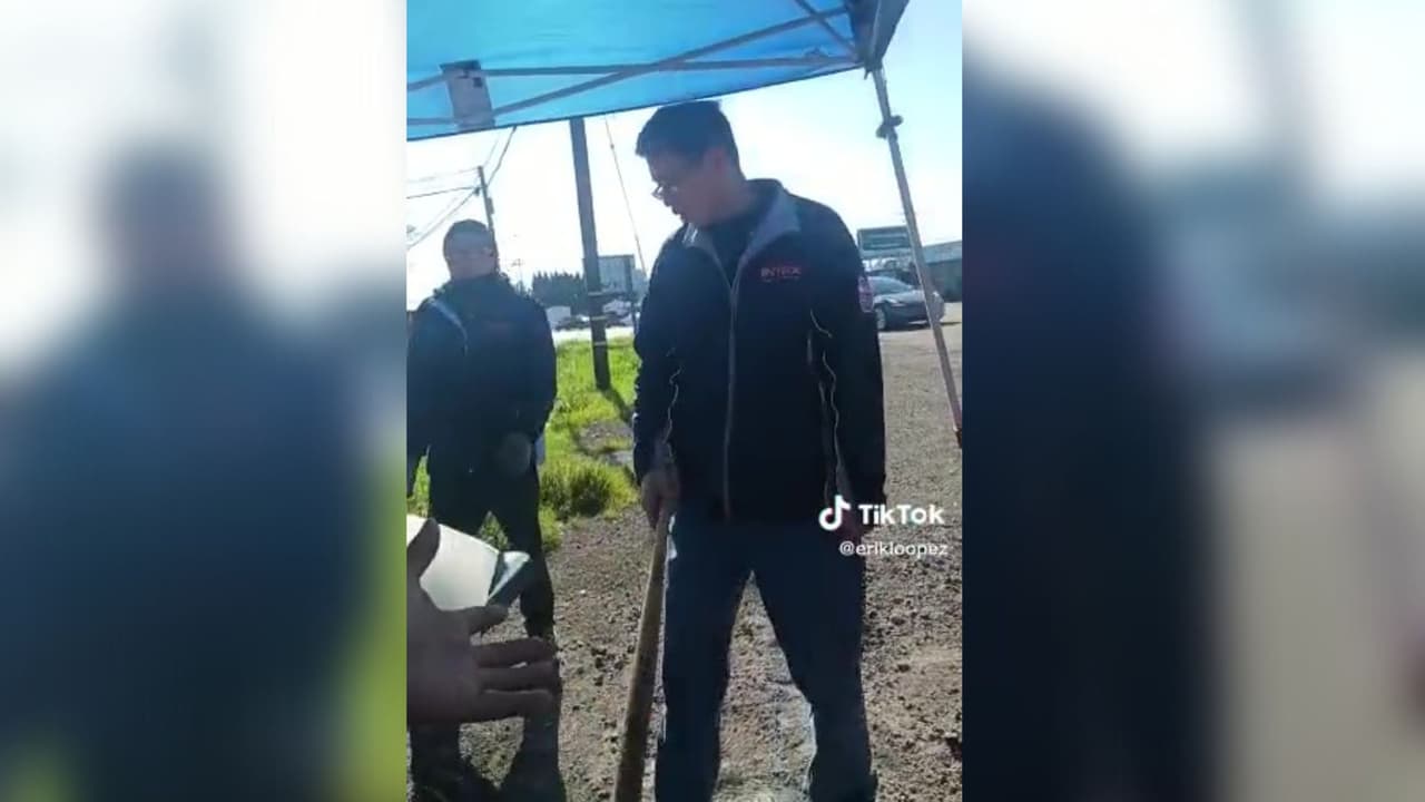 En repetidas ocasiones el agresor le dice al vendedor ambulante “vete”, “sal de aquí”.
<br>