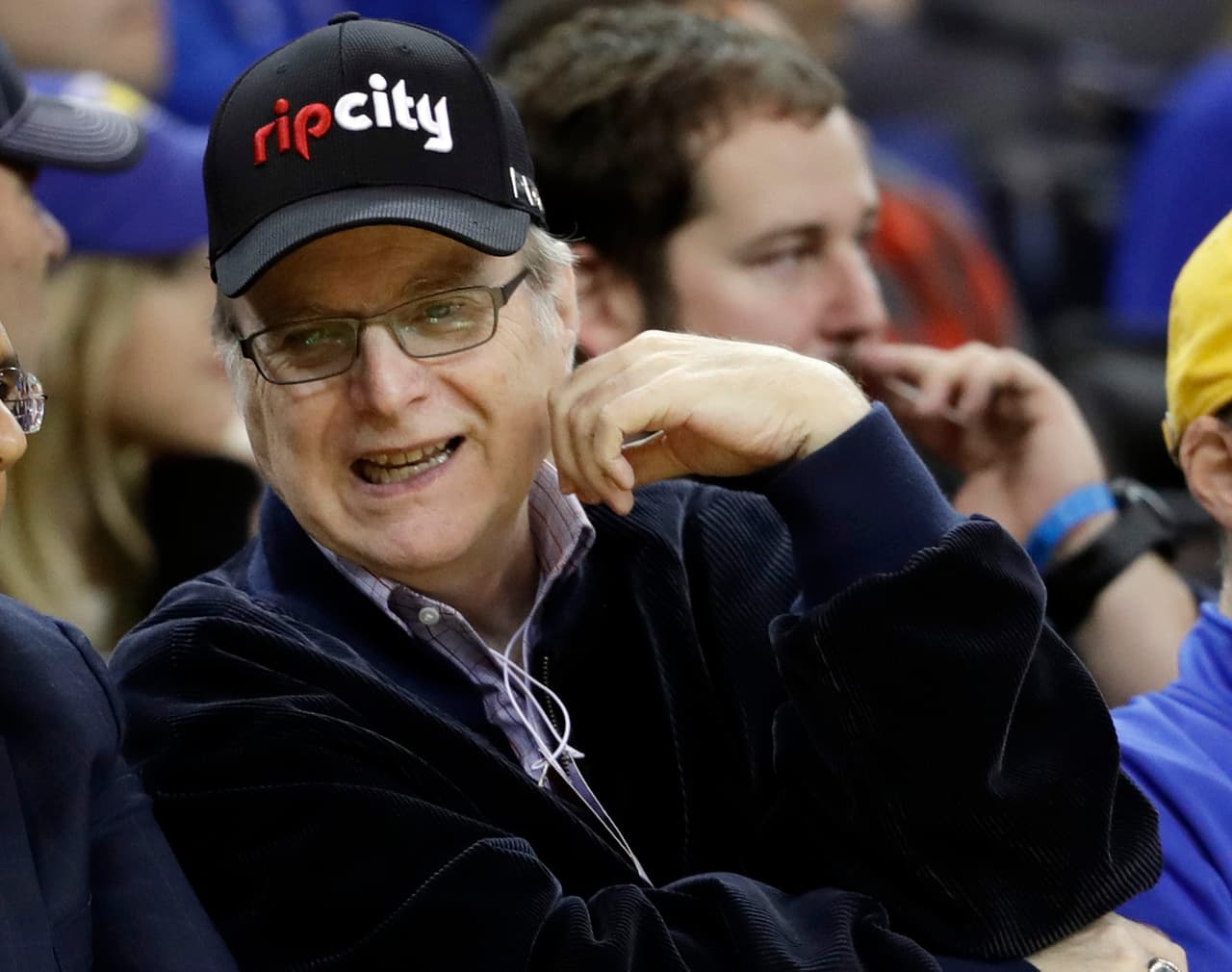 En 1988 Allen compró en 70 millones de dólares a la franquicia de Portland. El valor estimado en los últimos ránkings, es que los Trail Blazers están tasados en 940 millones de dólares.