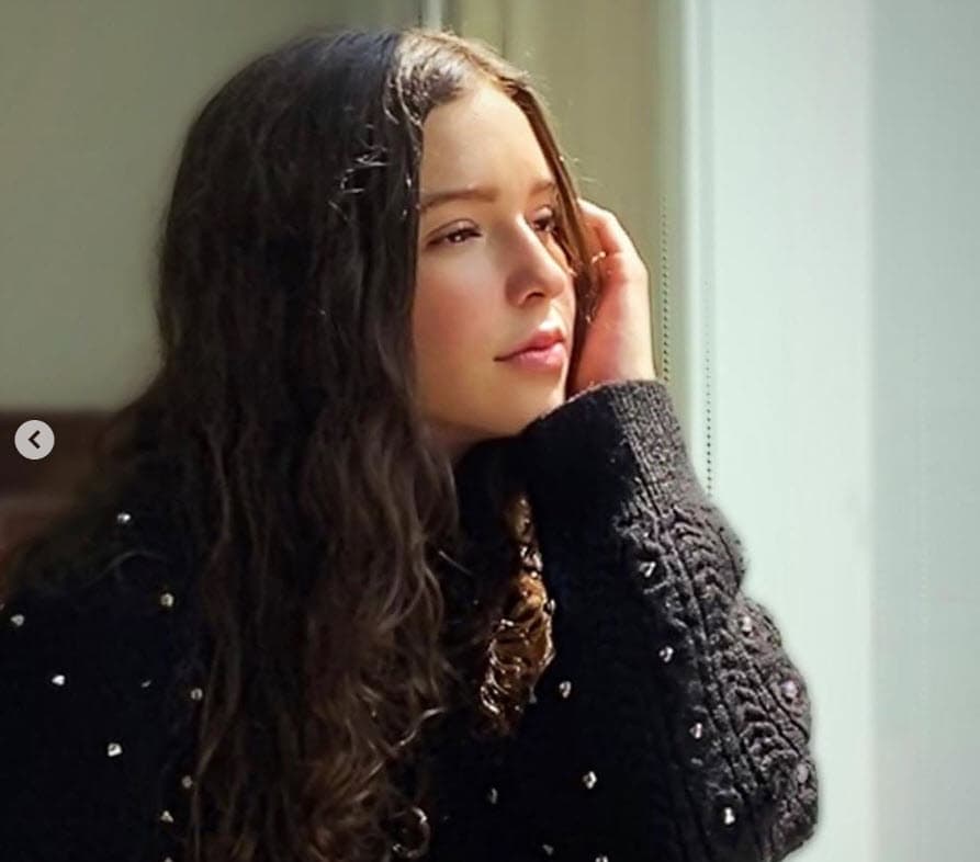 "Hoy te quiero desear 
<b><a href="https://www.univision.com/famosos/mia-la-hija-de-andrea-legarreta-y-erik-rubin-debuta-en-el-cine-fotos#e68618490000" target="_blank">que vivas intensamente</a></b> ¡Que disfrutes cada segundo al máximo! Siempre serás mi pequeña", finalizó el orgulloso padre. 
<br>