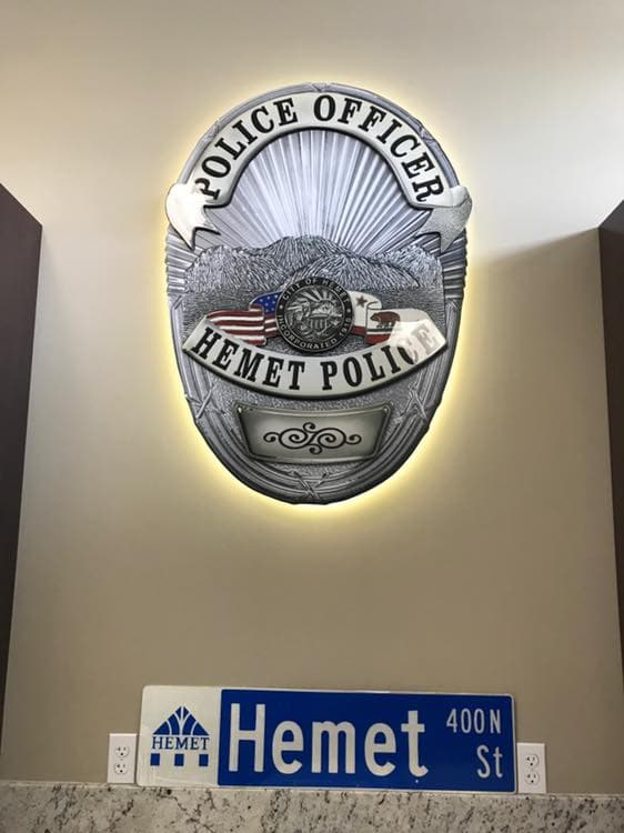 Además, la mujer aseguró al Departamento de Policía de Helmet que Welch vivía en México y no podía regresar a vivir ellos, por lo que la investigación criminal se desestimó, sin embargo, le fue asignada una trabajadora social a la familia a fin de monitorear los cuidados de la menor.