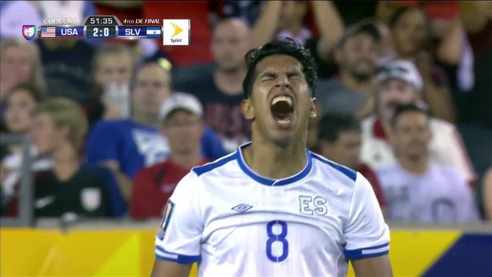 Disparo afuera de Dennis Pineda