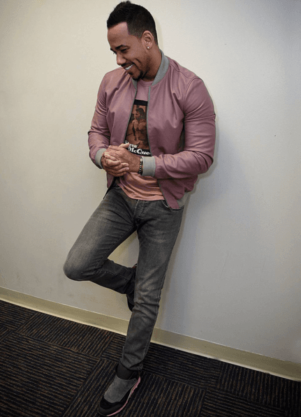 ¡Eres un coqueto! Sabes como enloquecer a tus seguidoras.