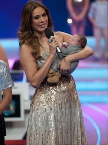 Cuando Mateo nació, todo fue felicidad. De hecho, seguramente recuerdan que la transmisión de Pequeños Gigantes 2011 comenzó días después del nacimiento del bebé. Obviamente Gali lo llevó al foro para presentárselo al público.