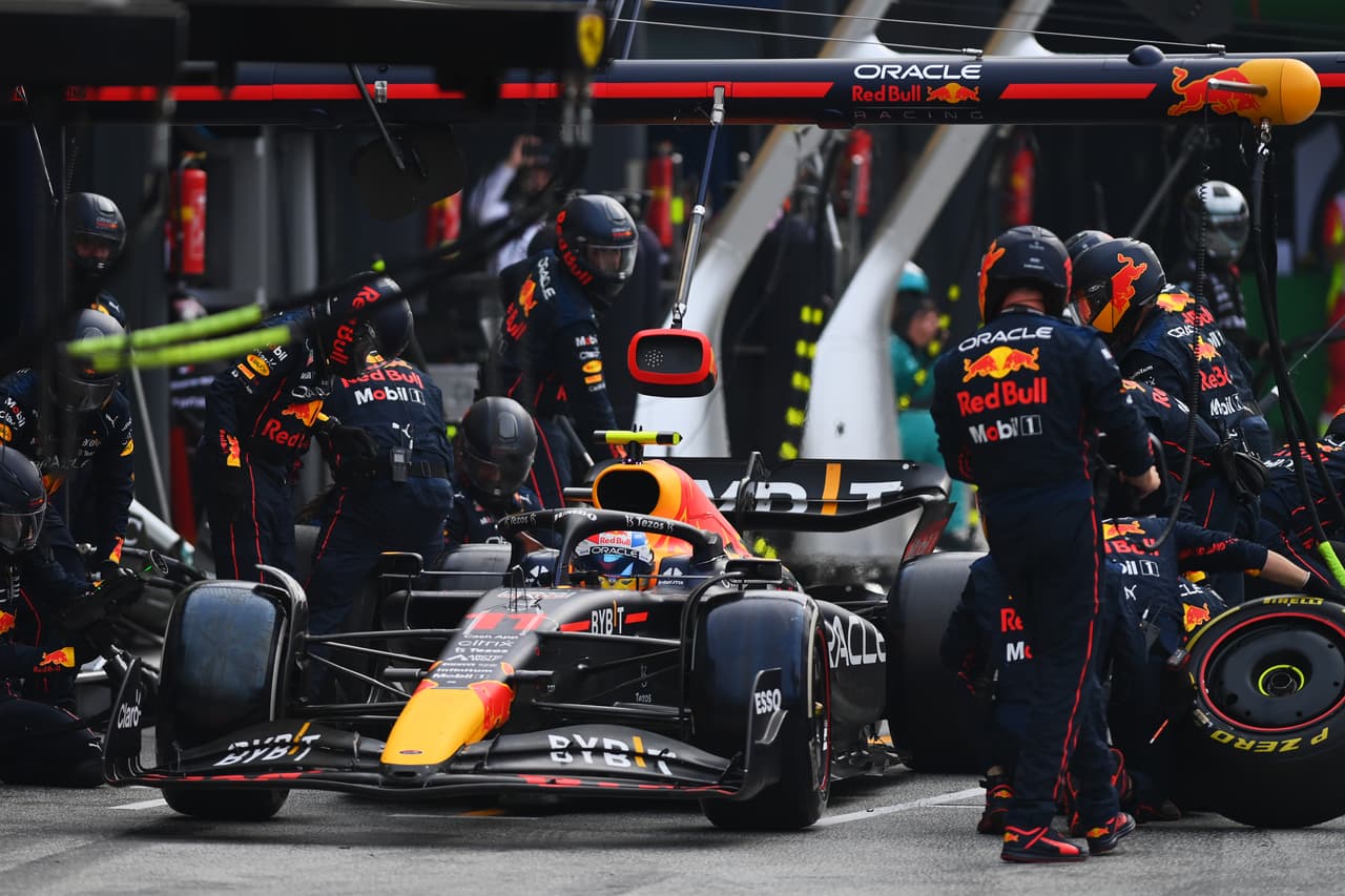 Max Verstappen conquistó el GP de los Países Bajos, por delante de George Rusell y Charles Leclerc; Lewis Hamilton fue cuarto y Checo Pérez quinto.