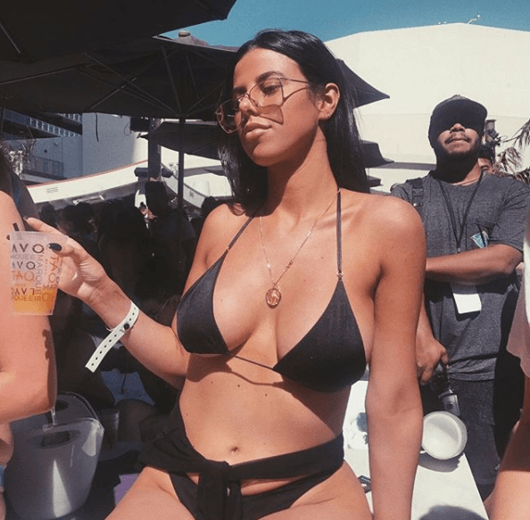 En sus instántaneas, Victoria se muestra muy sexy, tal como lo ha hecho anteriormente Kylie Jenner en la misma red social.