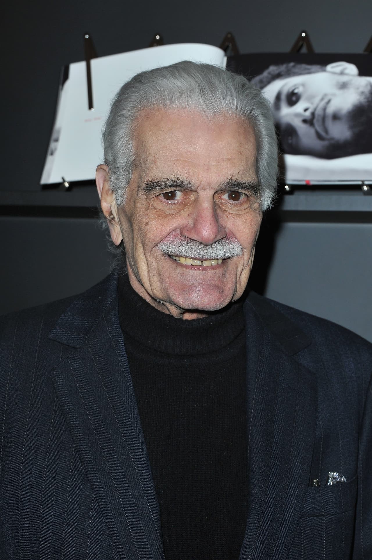 El actor falleció de un ataque al corazón en un hospital de El Cairo, según confirmó su agente.