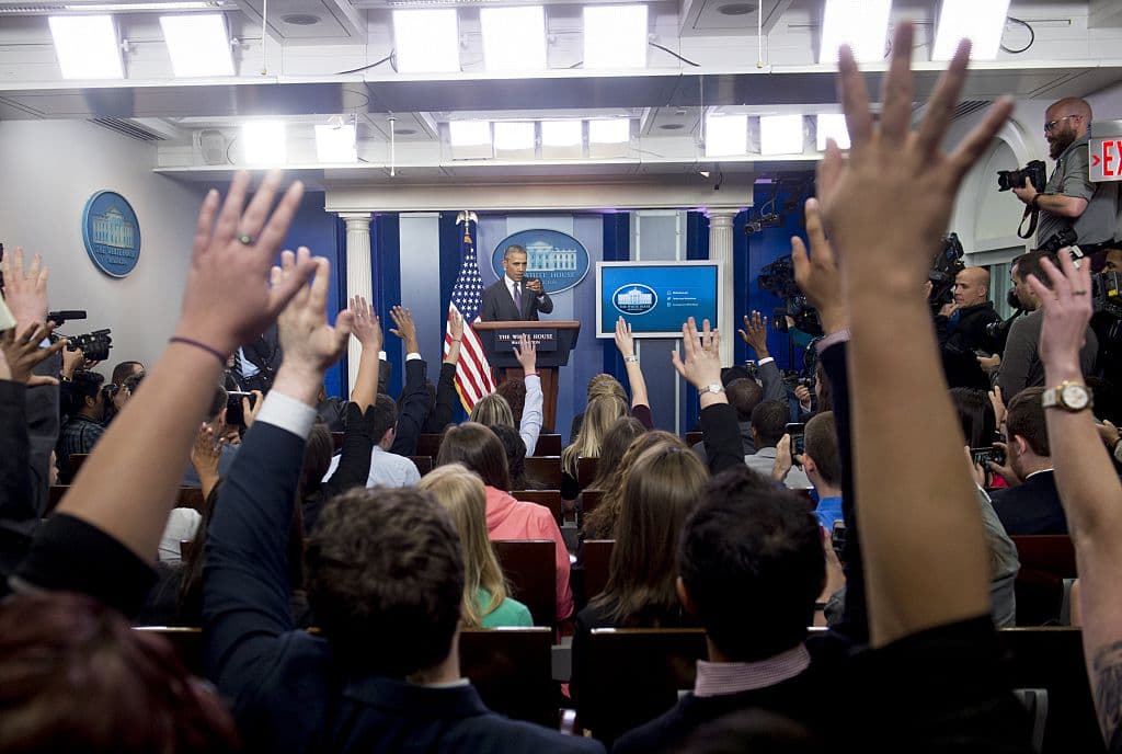 Trump evalúa reubicar la sala de prensa... fuera de la Casa Blanca