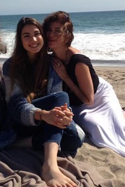 ¿No les parece que sería un desperdicio que esta jovencita no siguiera los pasos de Teri?