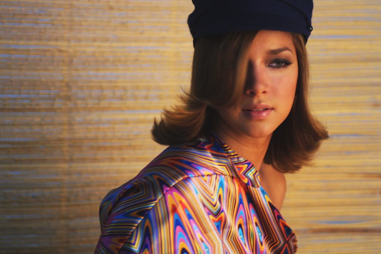 En 1993 decide mudarse a Estados Unidos, donde forma parte del elenco de algunas telenovelas. Pero fue en 1997 cuando decide buscar nuevas oportunidades en México.