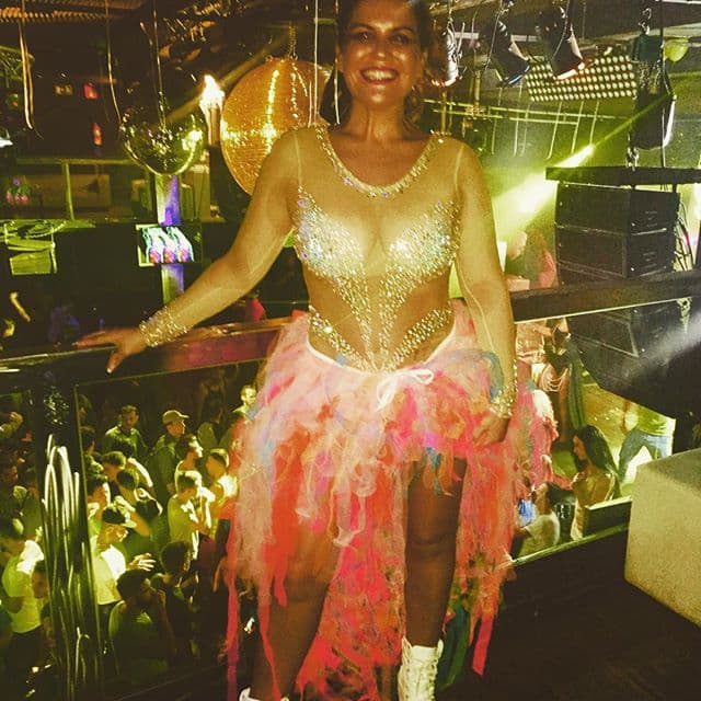 Ya sea en un club nocturno.