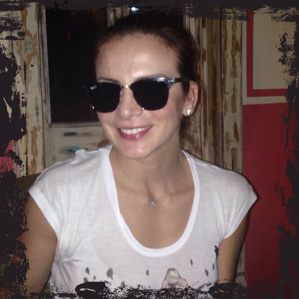 Su primera participación oficial en un melodrama fue en 1998 con ‘Perla’, sin imaginar que sería la protagonista pues la actriz esperaba obtener un papel secundario.