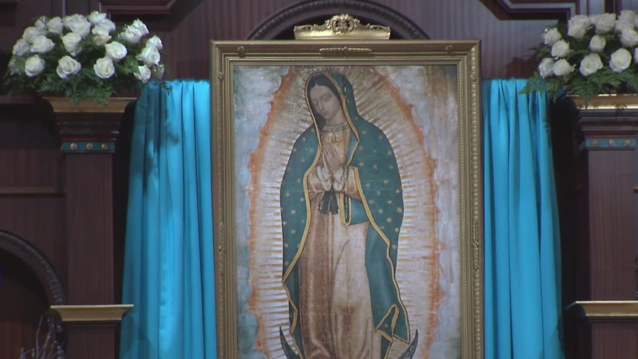 "Es un reto": más de 400,000 fieles visitaron a La Virgen en Des Plaines