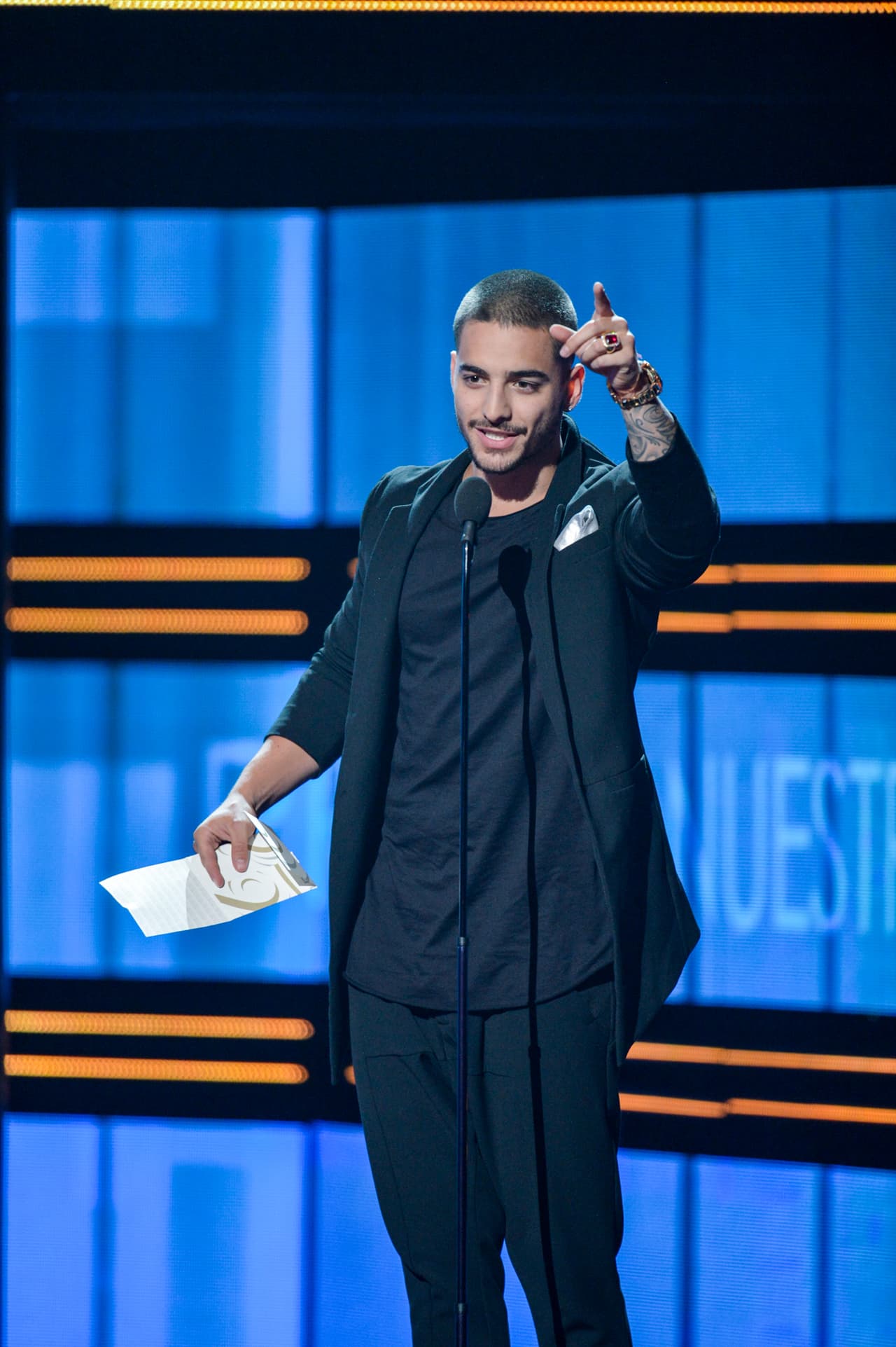 Maluma anunció el Premio Lo Nuestro en la categoría Regional Mexicano Artista Femenina del Año.