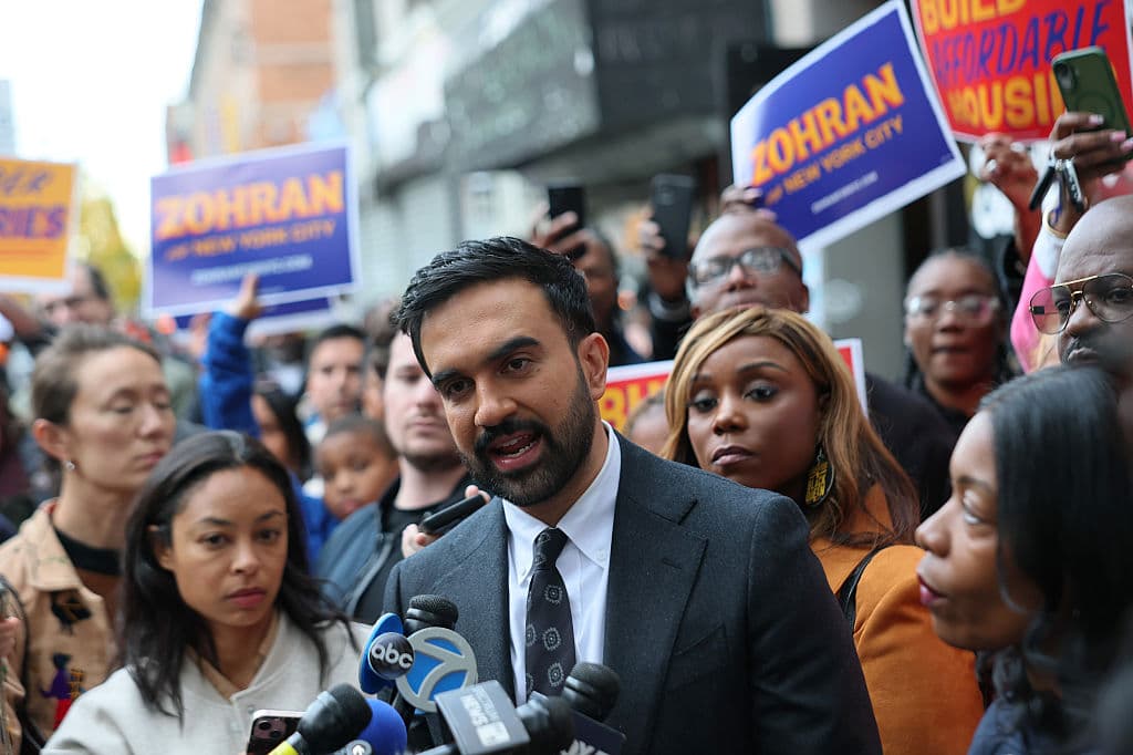Republicanos piden revisar proceso de ciudadanía de Mamdani para ver si se le puede desnaturalizar y deportar
