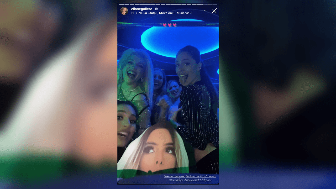 Cheers! La foto de todas las invitadas para el recuerdo.