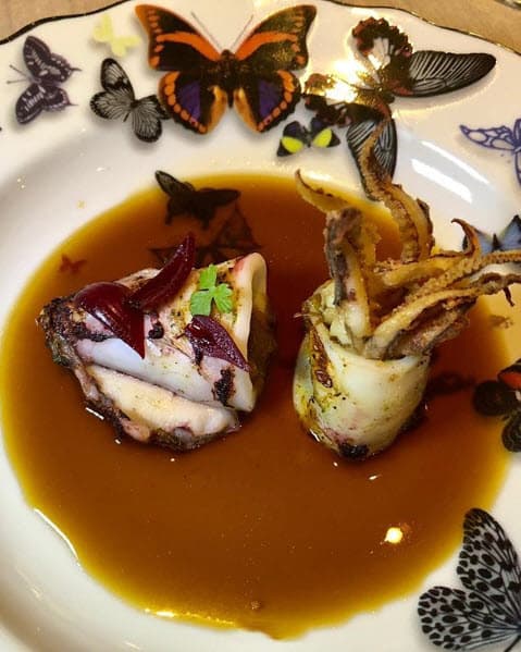 "La comida y presentaciones fueron fuera de serie. El cielo gourmet. Vivir para comer", escribió.