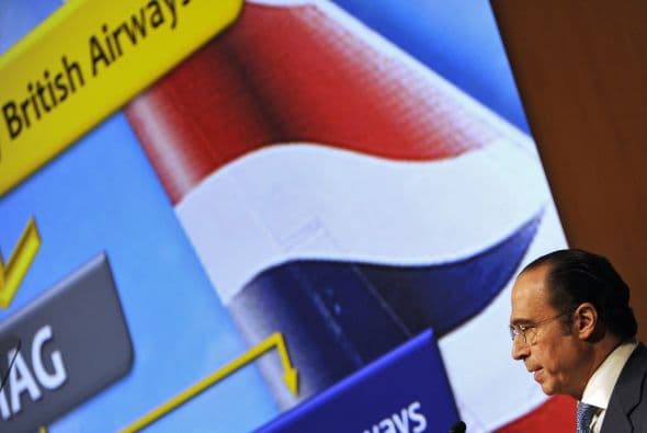 "A la larga los pasajeros tendrán mejores conexiones y horarios y más opciones de vuelos hacia y desde España y a partir de allá a otros destinos", estimó Peter Smith, analista de la página www.travelsupermarket.com.