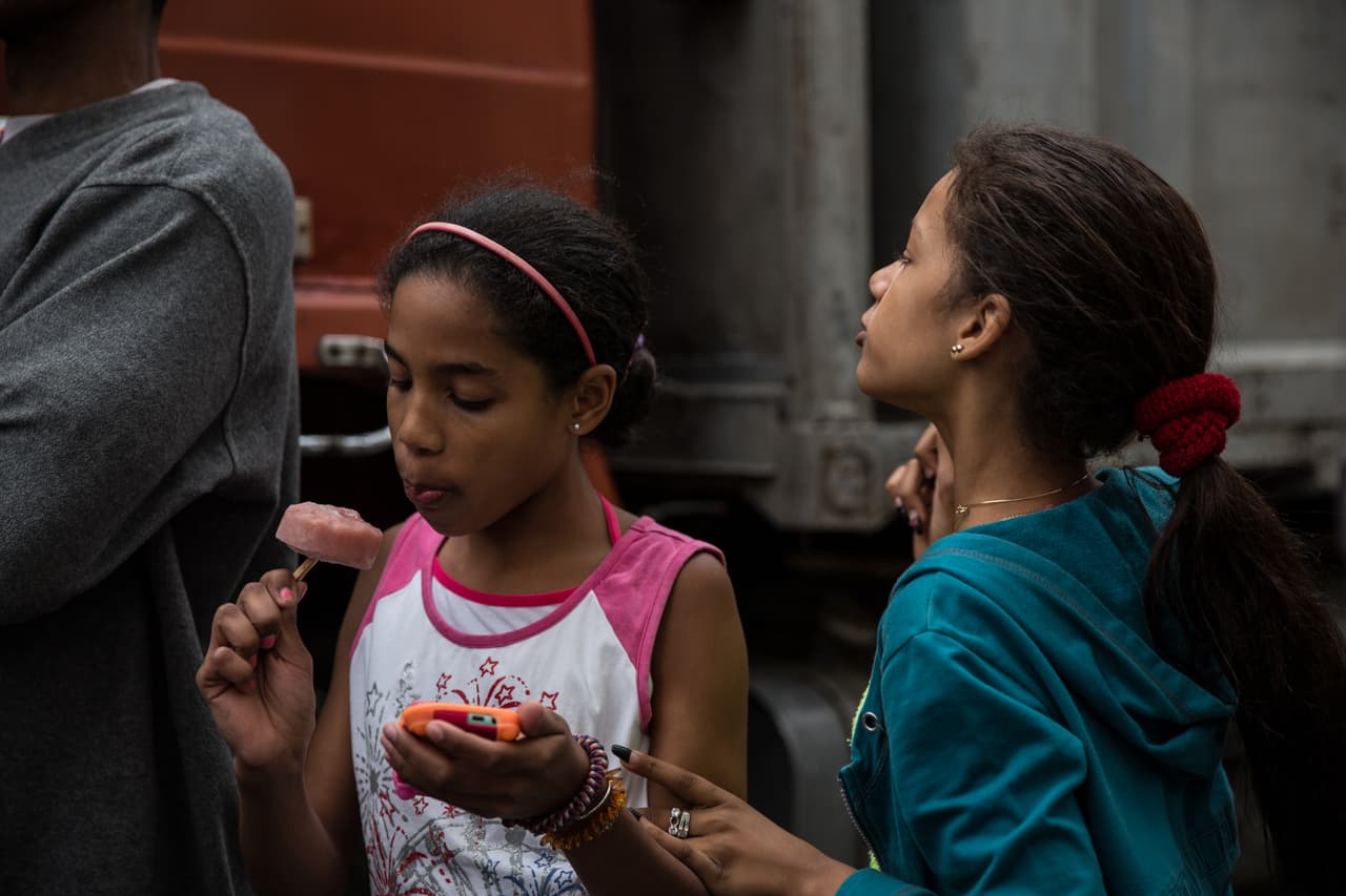 "Estoy apelando a los jóvenes de Cuba a que tienen que construir algo nuevo", afirmó Obama en su mensaje este martes.