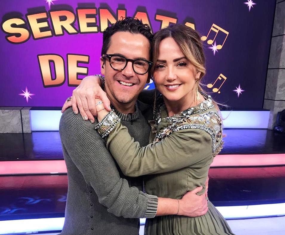 Luego de que se confirmara la salida de Mauricio Mancera del programa Hoy, se rumoró que la responsable de dicha partida había sido su compañera Andrea Legarreta.