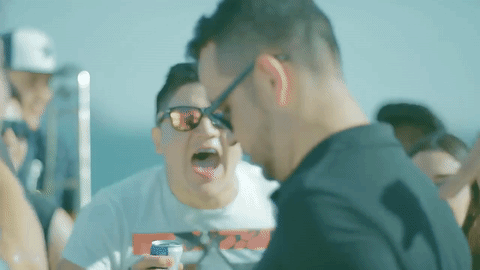 Se arma la 'party' y todos sacan sus buenos pasos de baile.