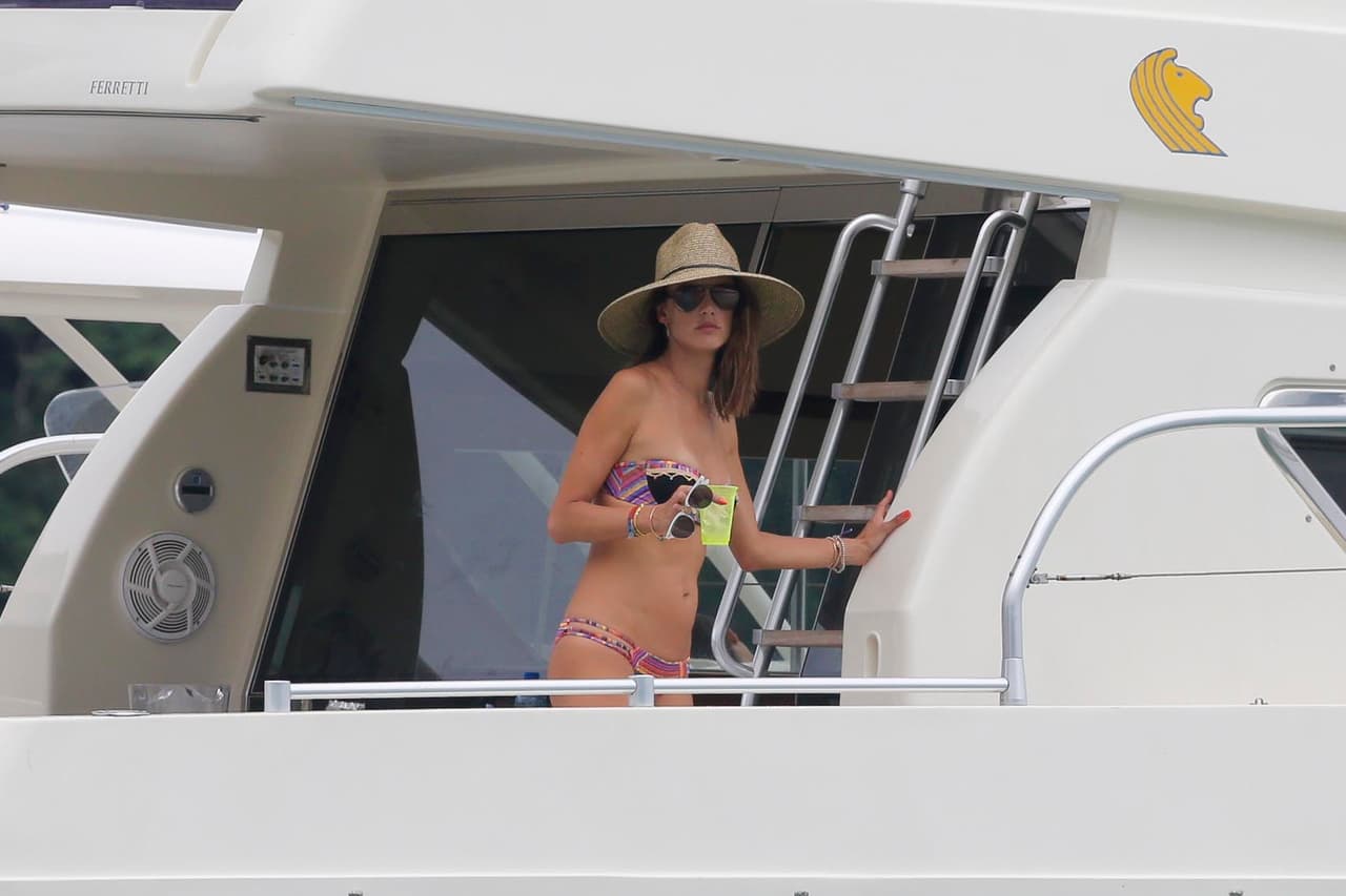 Ese vasito no lo soltó en un largo rato.