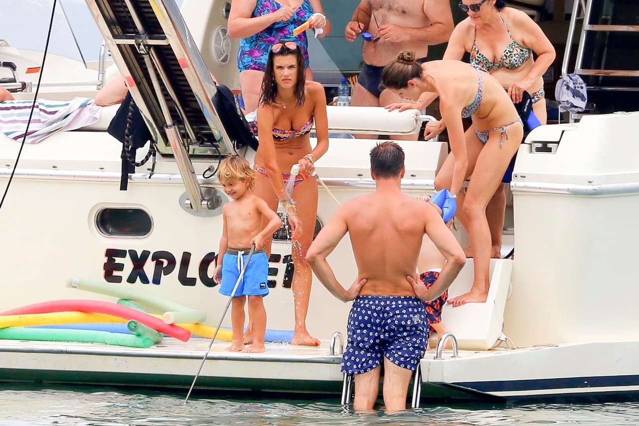 Pero además, la modelo es una mami muy responsable.