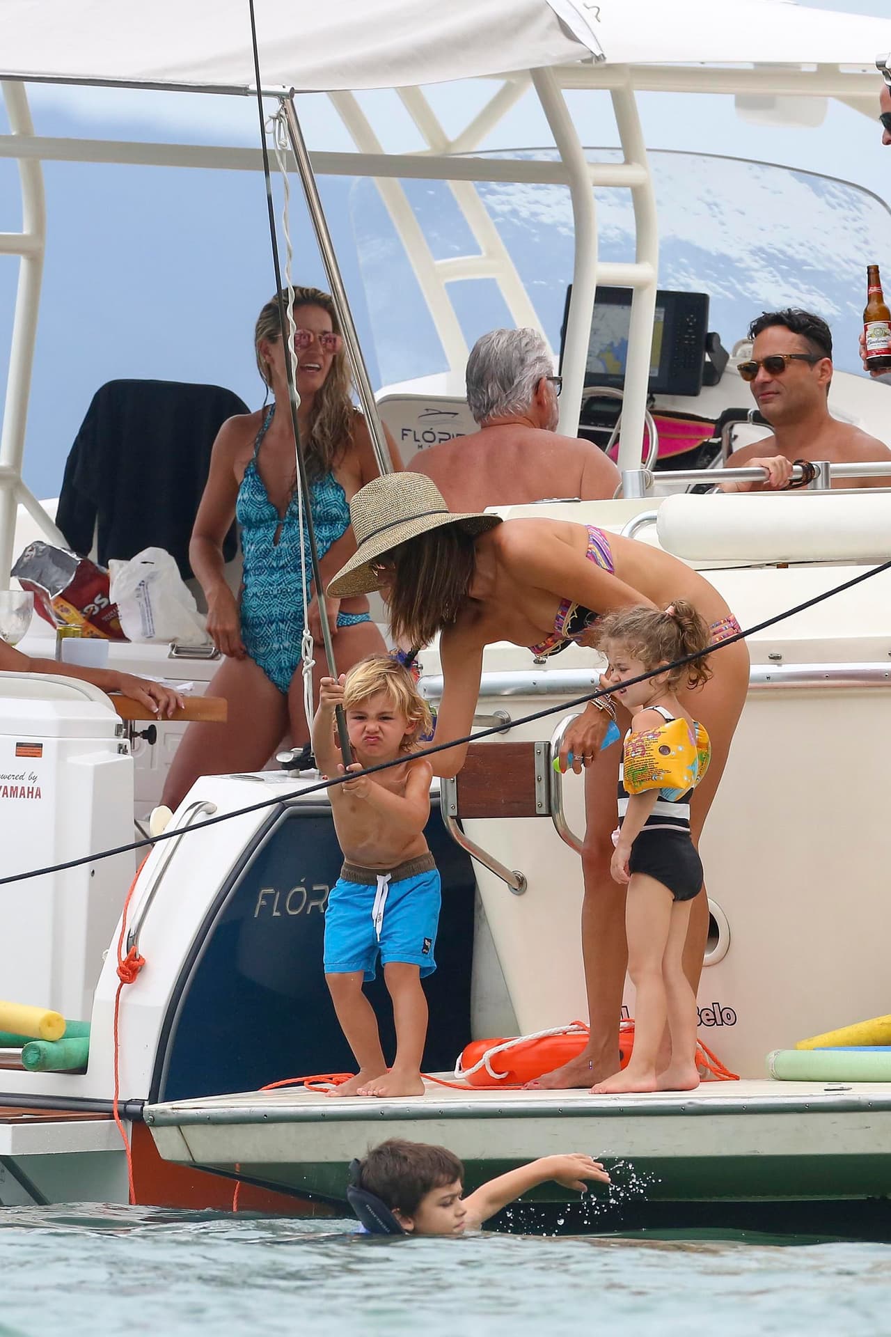 Al parecer Alessandra estuvo con toda su familia.