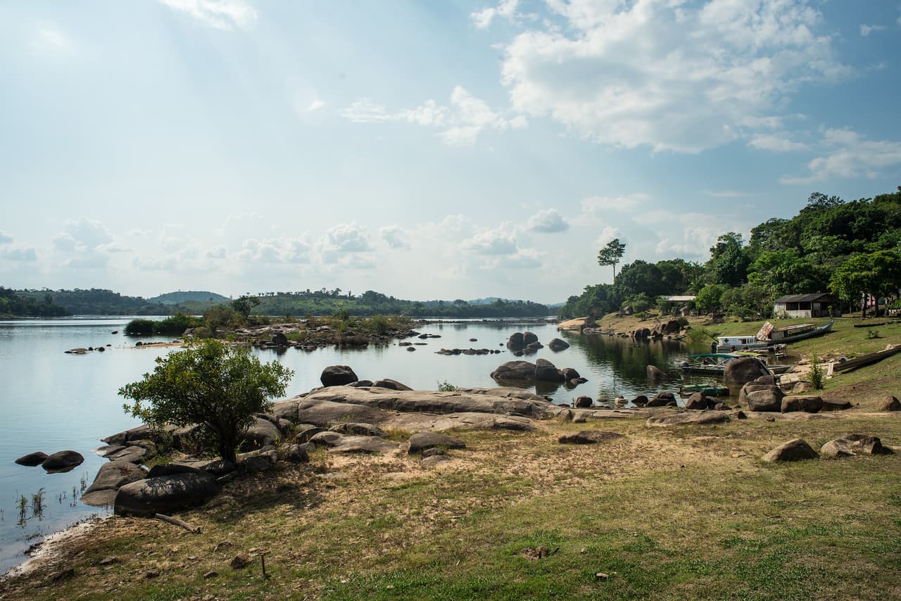 La localidad Ilha da Fazenda en el río Volta Grande do Xingu queda justo frente al lugar donde será explotada la mina Belo Sun. Illiah da Fazenda es una comunidad de 40 familias, de las cuales 22 son indígenas. La pesca ya fue sumamente afectada por la edificación de la presa Belo Monte a unas millas de distancia.