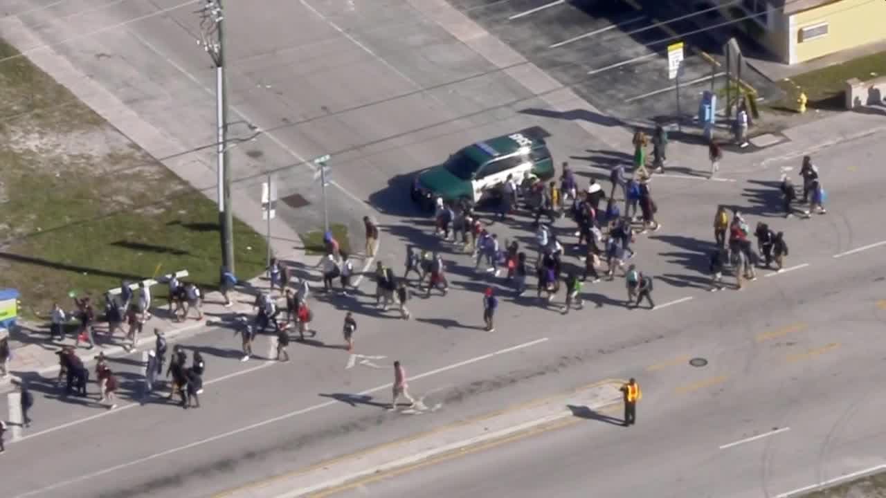 Es falsa la amenaza de bomba en dos escuelas de Broward 