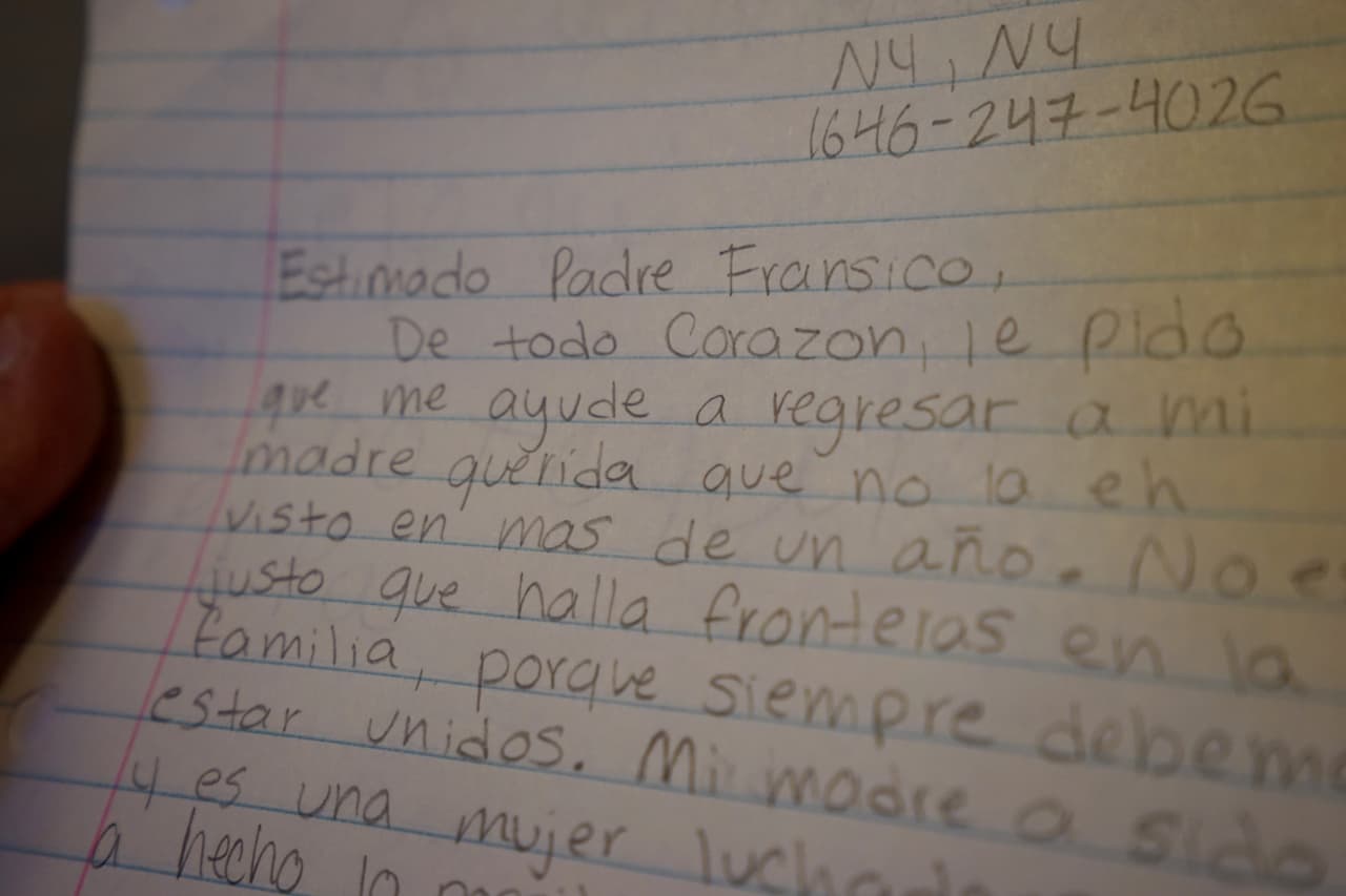 Crisis migratoria lo transforma en padre y madre en NYC