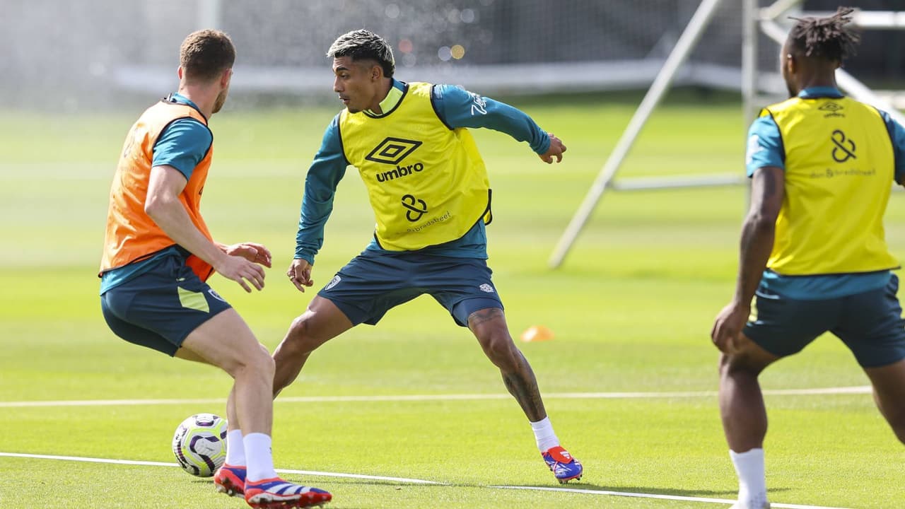 ¡A las órdenes! Julián Araujo tiene su primer entrenamiento con Bournemouth