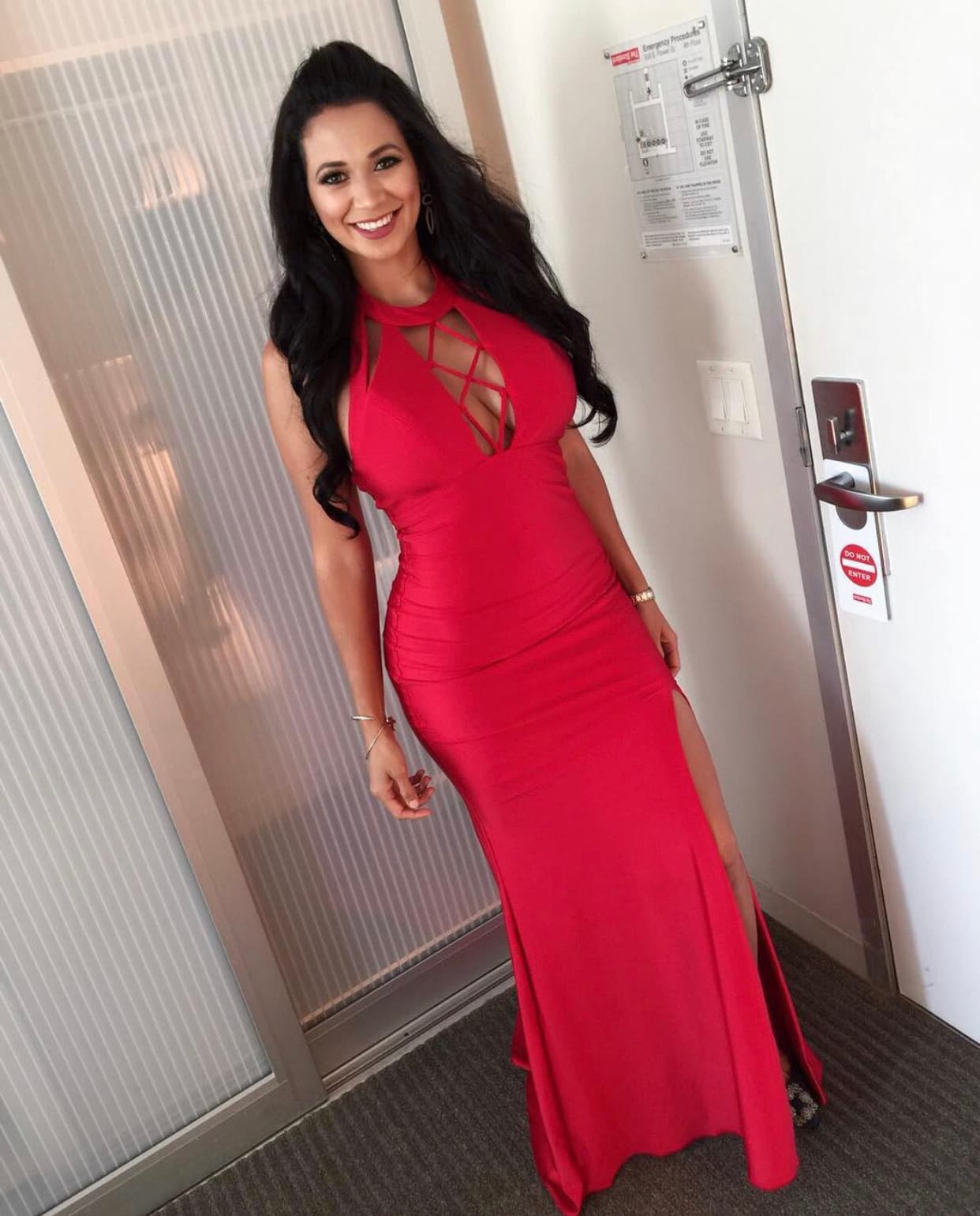 Y para las galas importantes, como los Premios GRAMMY o Premio Lo Nuestro, siempre ha estado a la altura de la ocasión, robándose las miradas de todos.