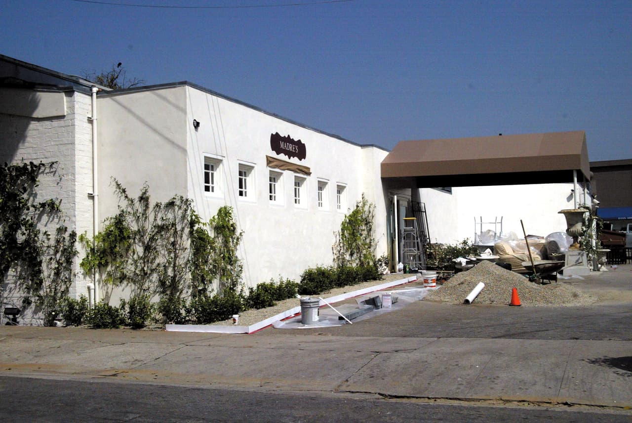 En 2002, Jennifer López abrió su restaurante 'Madre's' en Pasadena, California, en donde la especialidad era la comida latinoamericana.