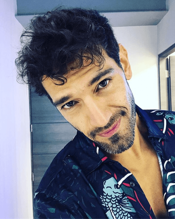 Raúl Coronado ya aclaró que efectivamente trabaja desinfectando espacios, pero no como el comunicador lo describió.
<br>