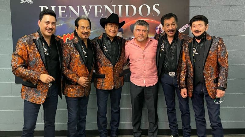 Leyenda del LA Galaxy entre los jefes de Los Tigres del Norte