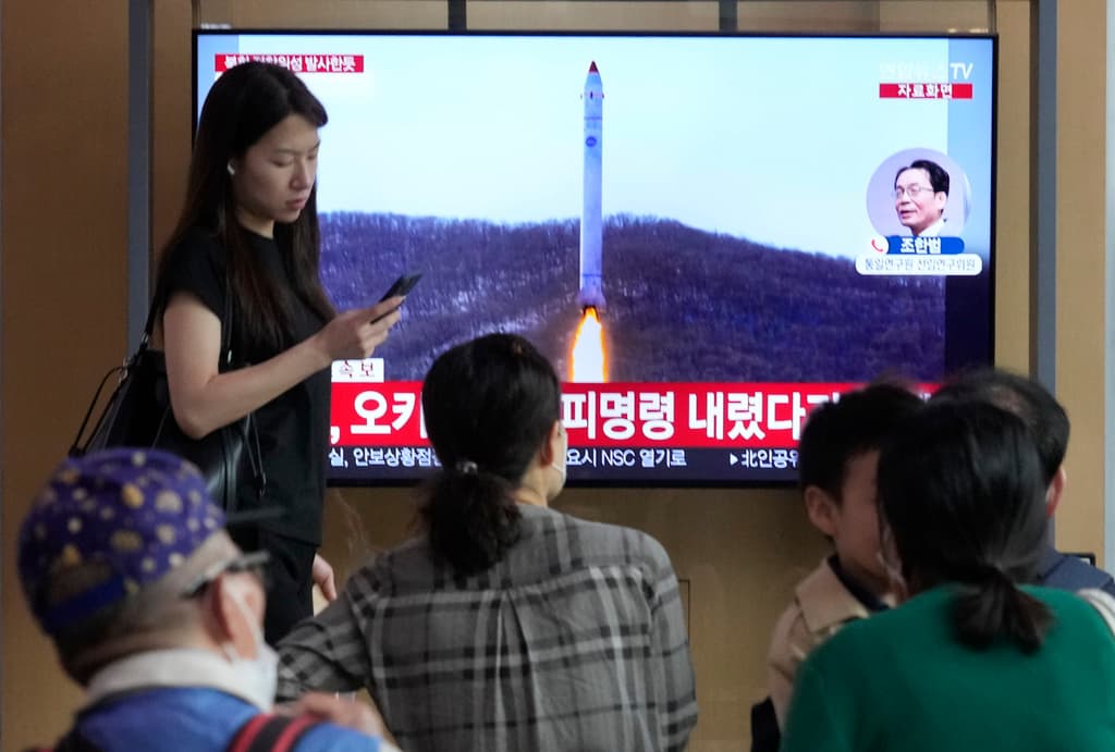 Corea del Norte falla en su intento de lanzar el primer satélite espía: se estrelló en el mar