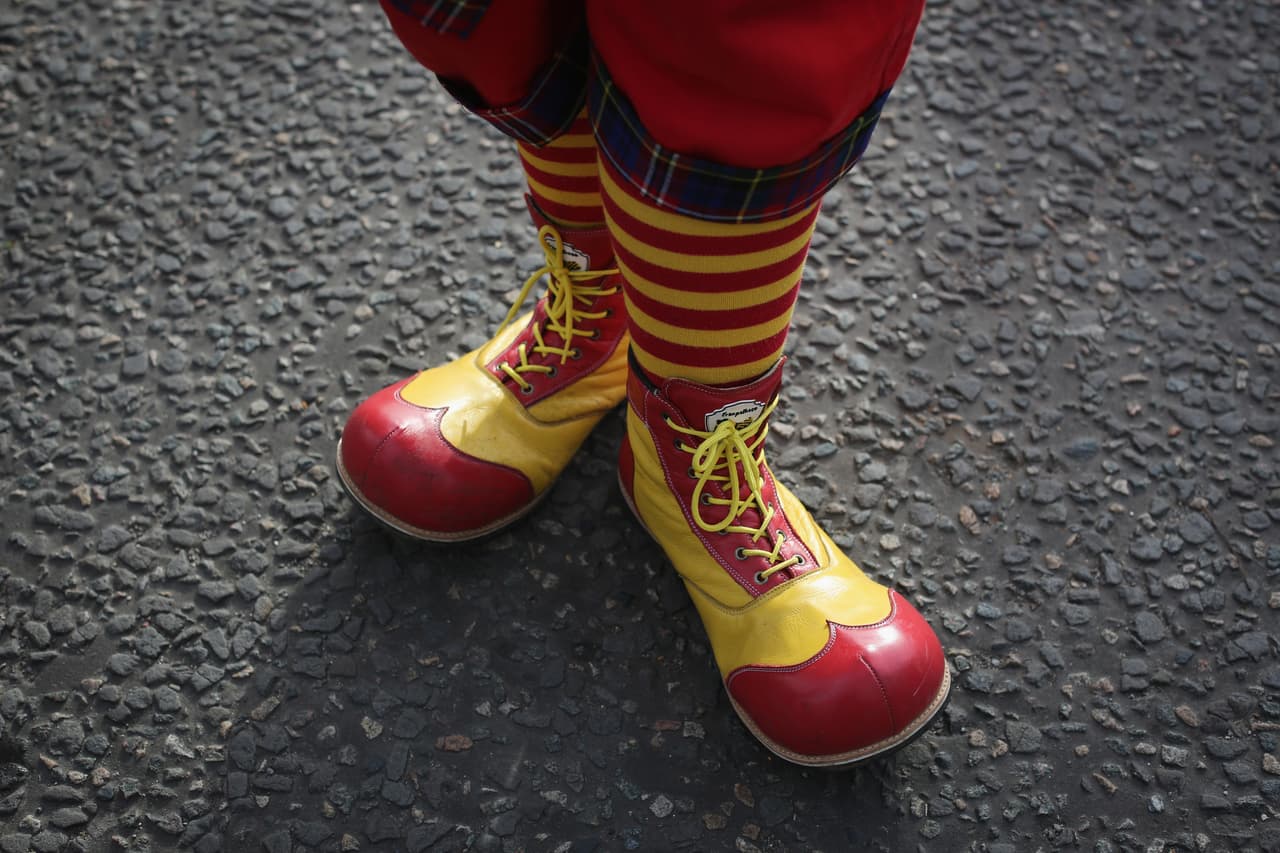 Golpean a payaso durante una fiesta en México después de que un niño perdiera un juego