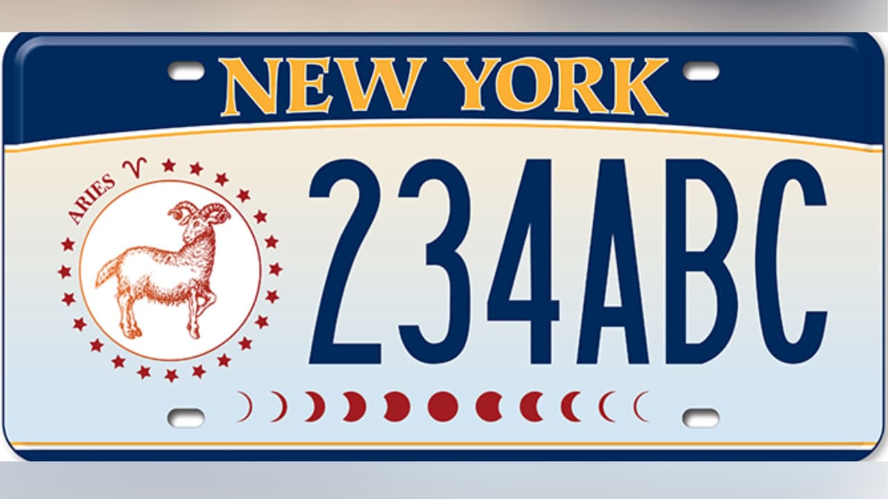 Hasta ahora el DMV 
<b>tiene más de 200 diseños de placas personalizadas</b> que incluyen los equipos deportivos de la ciudad, profesiones y placas de veteranos, entre otras.
<br>