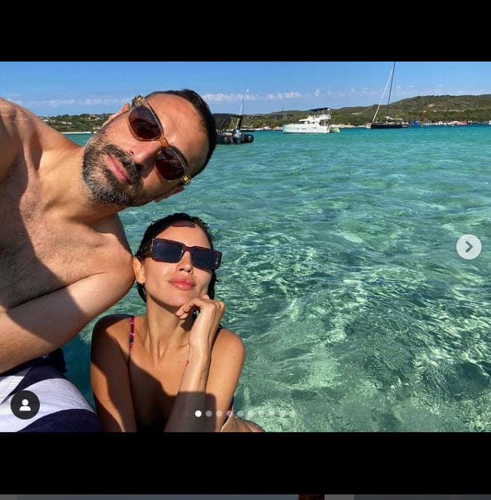 Las fotos con él por aquellas paradisíacas playas despertaron sospechas y tanto en redes sociales como en algunos medios se aseguró que mantenía una nueva relación sentimental con él. 
<br>