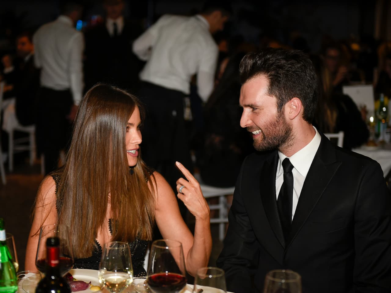 Sofía Vergara y el productor de cine Andrea Iervolino bailaron y se divirtieron juntos en la gala del Ischia Global Film and Music Fest, en Roma.