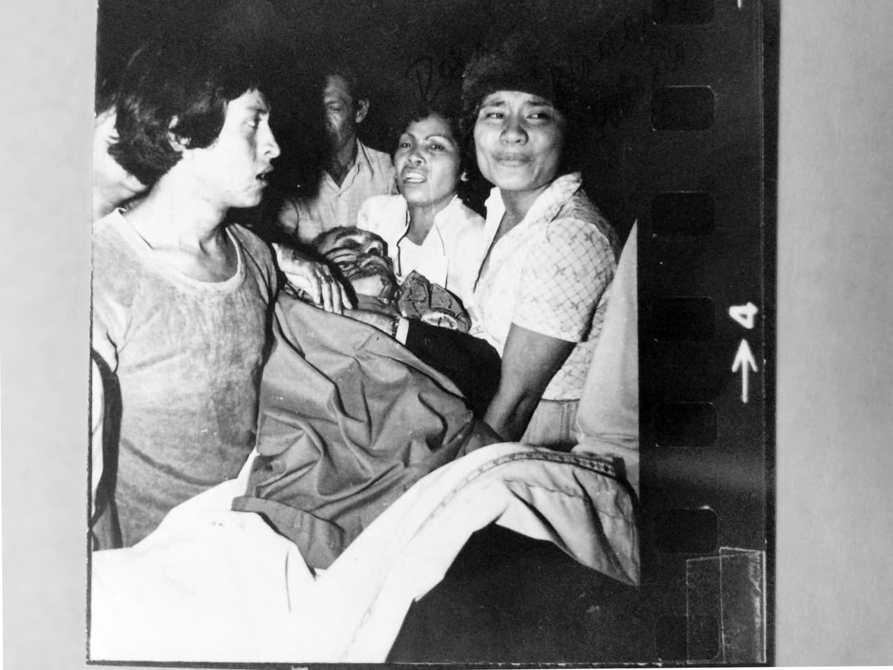 Pero el sacerdote había recibido disparos fatales.