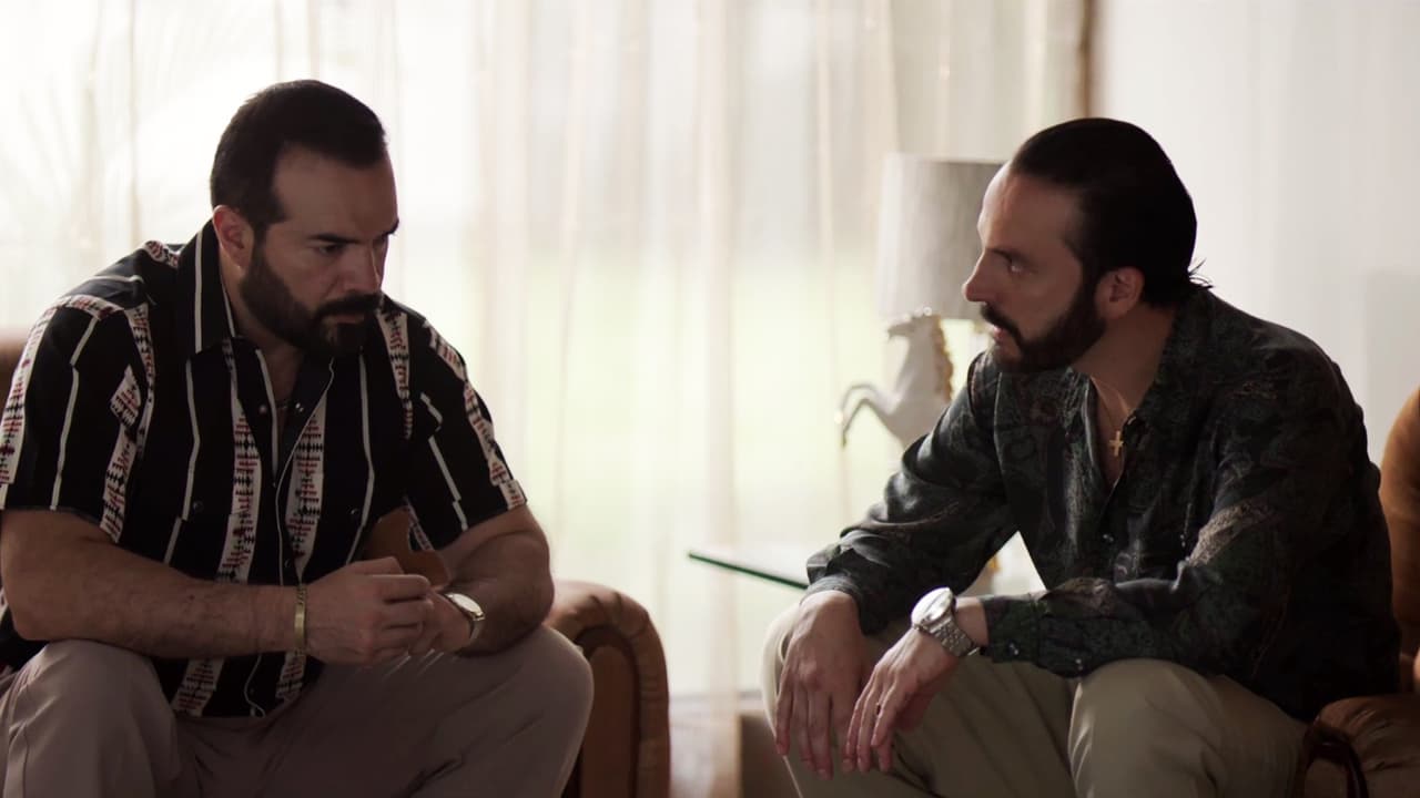 Tired of waiting, Arturo encouraged ‘El Arriero’ to traffic on his own without ‘El Chapo’s permission. To set their plan in motion, they asked ‘Chente’ for help.