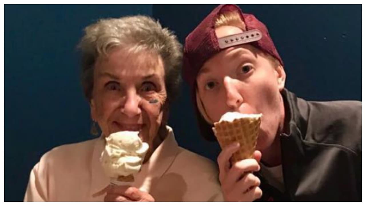 Ella dice que come todo lo que le gusta y no hace ejercicio, pero que lo más importante para su vida longeva, es mantener una actitud positiva, y un espíritu lleno de energía… ¡De la buena!