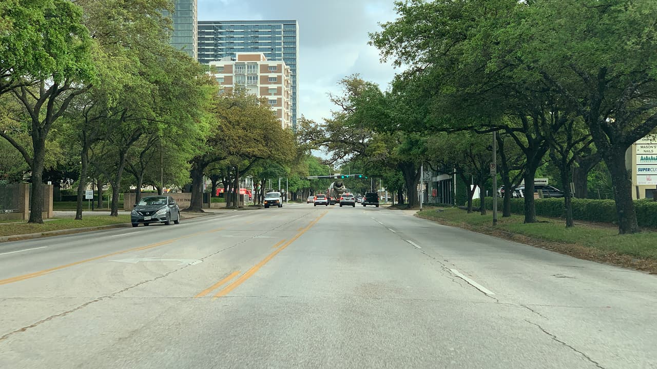 A raíz de la reducción de tráfico en las calles y carreteras por las medidas contra el coronavirus, ha disminuido el consumo del combustible.