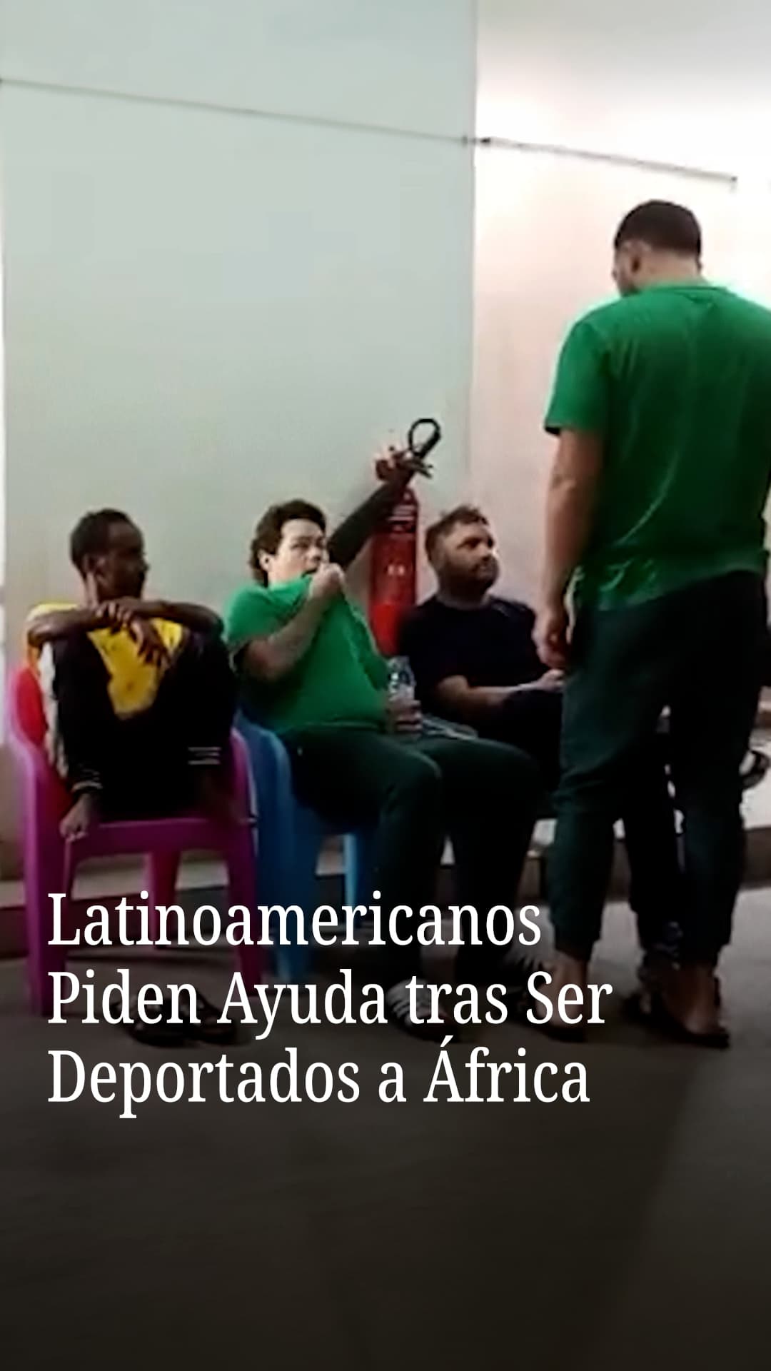 Latinoamericanos piden ayuda tras ser deportados a África