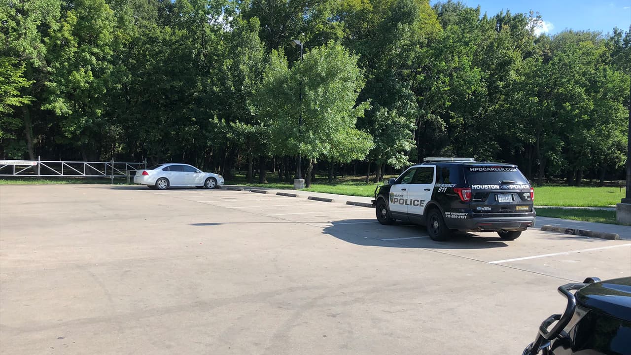 Niño sufre una herida de bala de forma accidental en un parque al noroeste de Houston