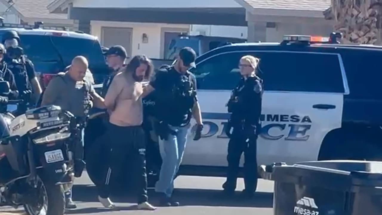 Hecho de violencia doméstica deriva en atrincheramiento en Mesa: El sospechoso fue detenido