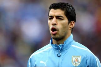 Luis Suárez se convierte en abridor de botellas en China