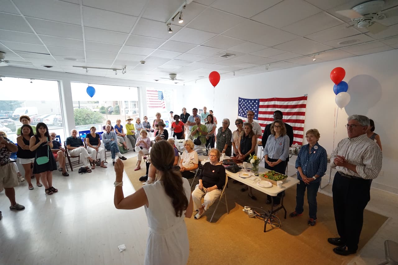 La batalla por Long Island: el distrito ‘swing’ de Nueva York donde (también) se juega el control del Congreso