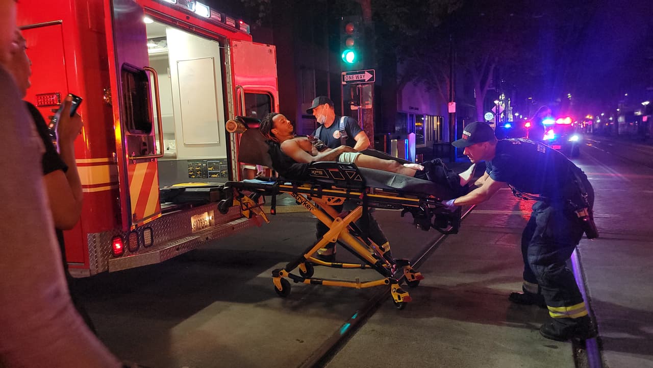 A las 2:04 am, los equipos de emergencia recibieron alertas por posibles múltiples víctimas de un tiroteo masivo en 10th y K Street.